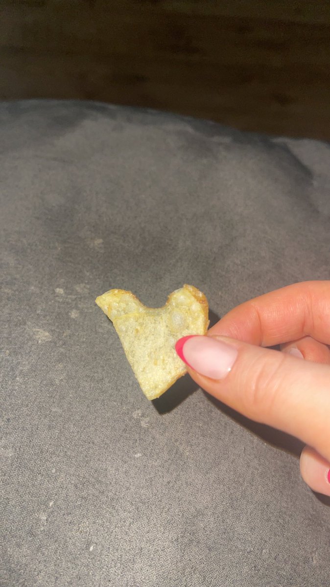 saskiachambers1's tweet photo. @walkers_crisps #lovefromwalkers https://t.co/PQR8HQh0gj