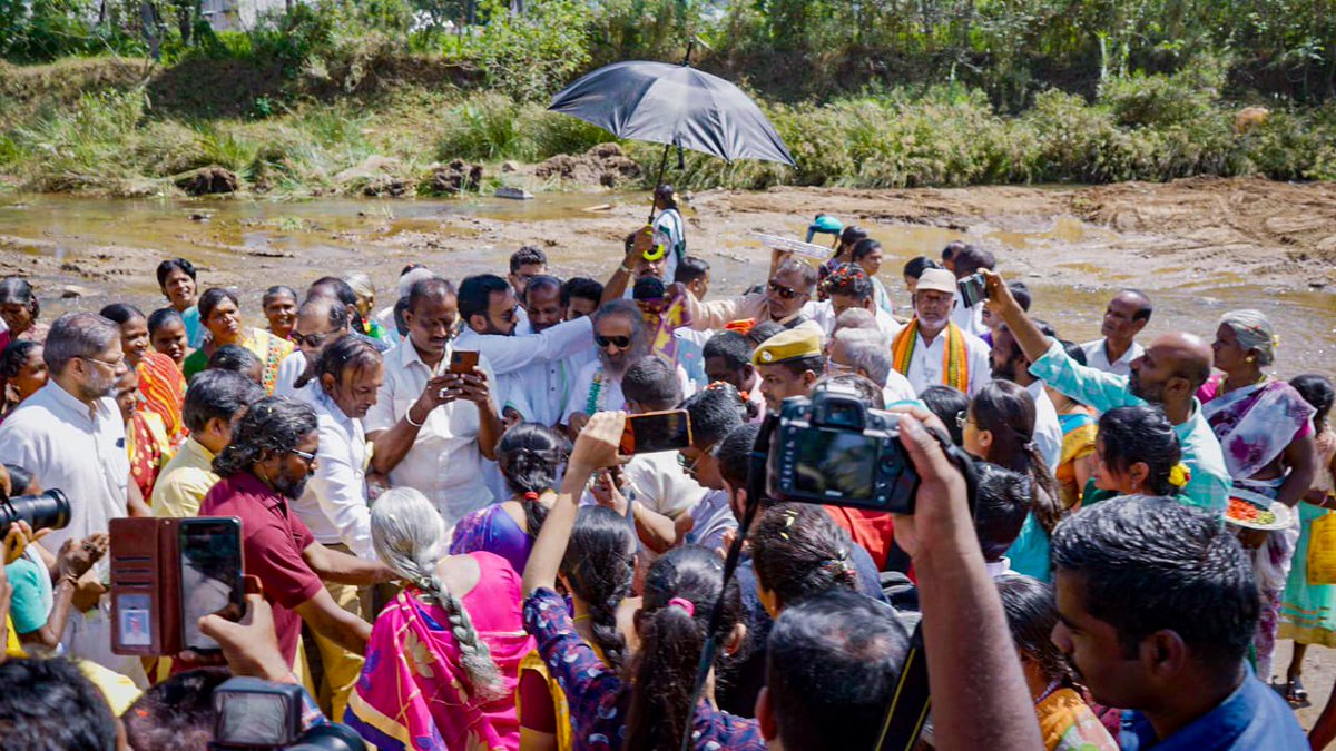 Gurudev Sri Sri Ravi Shankar (@gurudev) on Twitter photo Visited the <a href="/ArtofLiving/">The Art of Living</a> Naganadi River Rejuvenation project site. For decades, before the team began work on reviving this river, it was a sand bed without water. Now, the government has categorized it as a perennial river that’s been flowing for nearly 2 years! Visited the <a href="/ArtofLiving/">The Art of Living</a> Naganadi River Rejuvenation project site. For decades, before the team began work on reviving this river, it was a sand bed without water. Now, the government has categorized it as a perennial river that’s been flowing for nearly 2 years!
