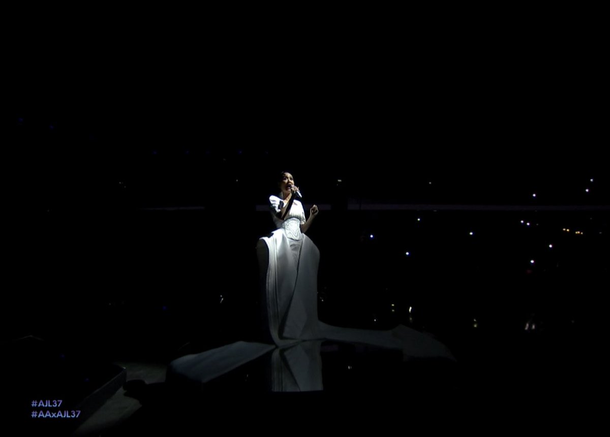 Bell_Dakao69's tweet photo. True elegance uols… selari gtew, lagu vocal performance… 
nothing more to say.. 

#SeaBell
#AJL37
#AAxAJL37 https://t.co/MqdvdLdvEy