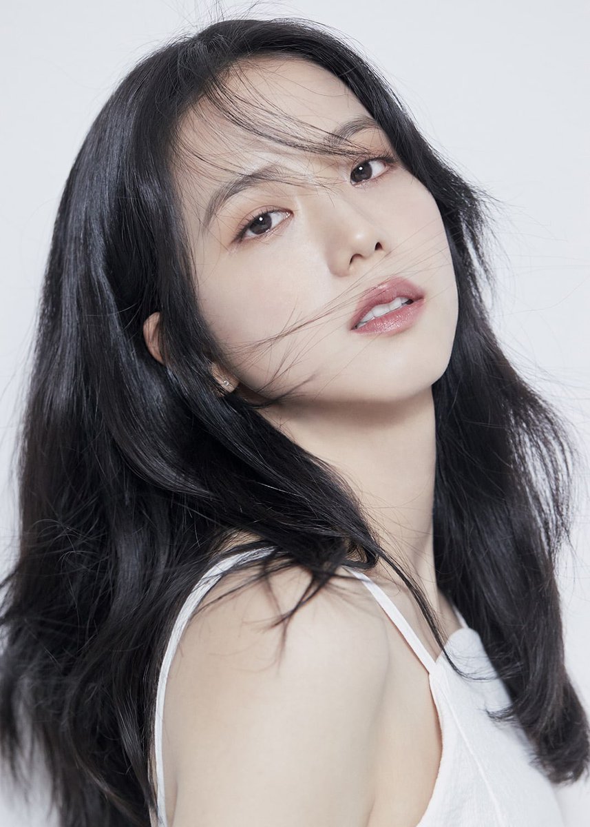 BBU_BLACKPINK's tweet photo. .@BLACKPINK’s #JISOO has won Two awards, as  “Actress of the Year” and “K-Beauty Influencer of the Year” at the 2022 Kmmunity K’tizens’ Choice Awards #KKCA2022 (Philippines)!

Congratulations, #JISOO!🤍
 #블랙핑크  #지수  #BLACKPINK https://t.co/ApzjAs2DTw