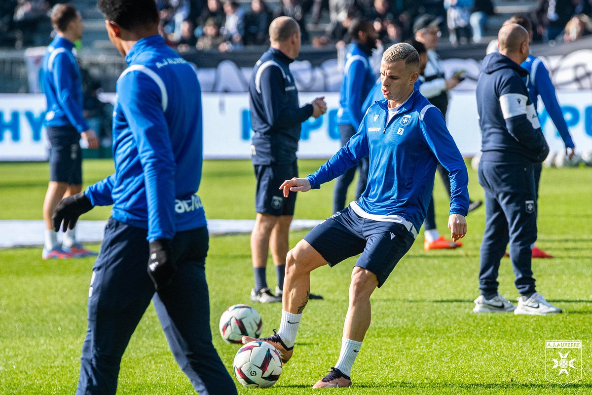 AJ Auxerre tweet media