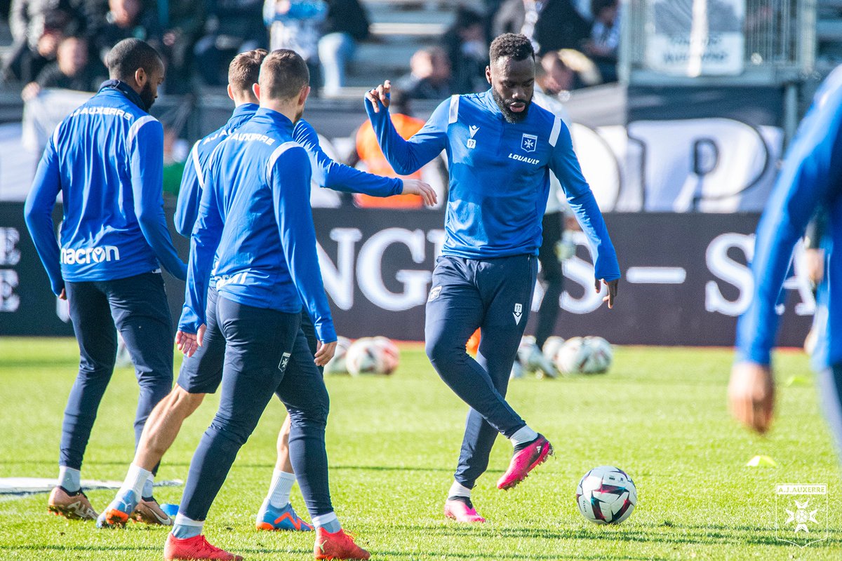 AJ Auxerre tweet media