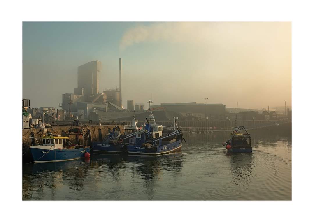 george_fisk's tweet photo. Misty #whitstable #greatbritishcoast #harbour #kentcoast #boats #workingharbour #fog #mist @WhitstableLive @GoWhitstable @WhitstableHarbr @thewhitwhistler https://t.co/ZOoXfVtnpx