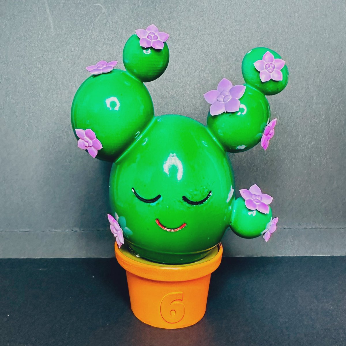 IU_liebelove's tweet image. #유애나6기 #다육이