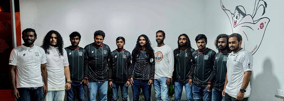 ClubLothari's tweet photo. Club Lothāri Jersey Handover Ceremony for Addu Street Soccer 2023 
Jersey Handover by @ZuvanDhaduveria 
👕 Jozti https://t.co/24ykrgqscR