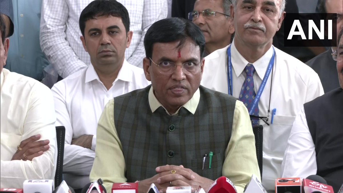 Gujarat | Union Health Minister Dr Mansukh Mandviya today inspected the construc… Gujarat | Union Health Minister Dr Mansukh Mandviya today inspected the construc…