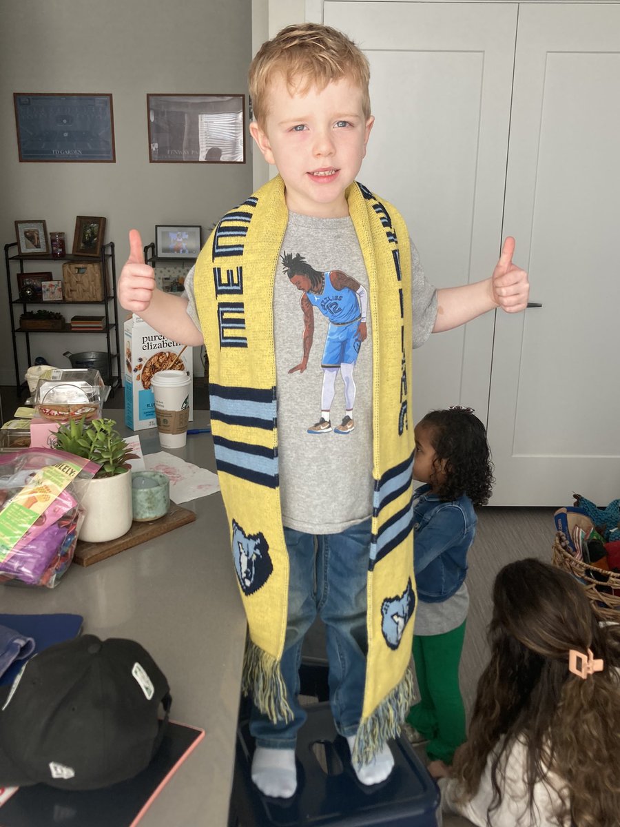 davidkhunt33's tweet photo. Visiting Boston this weekend from Tennessee and headed to the Grizzlies/Celtics game with friends and family!   Go Grizz!#wedontbluff @PetePranica @brevinknight22 @memgrizz @JaMorant @jarenjacksonjr @desmondbane22 https://t.co/IFjXEAASXO