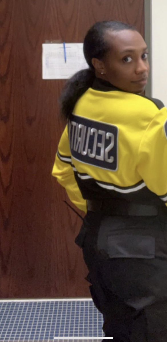 Dmooncarmlbby1's tweet photo. From Business Woman to Uniform. I’m coming for everything that Ole 👿 told me I couldn’t! It’s my #23 #JUMPMANYEAR #successmindset #Knockingmygoalsoff #Goinghard💪🏾 🙏🏾 #Doingitformybabies #BlessedAndGrateful https://t.co/0wgNdqLxQg