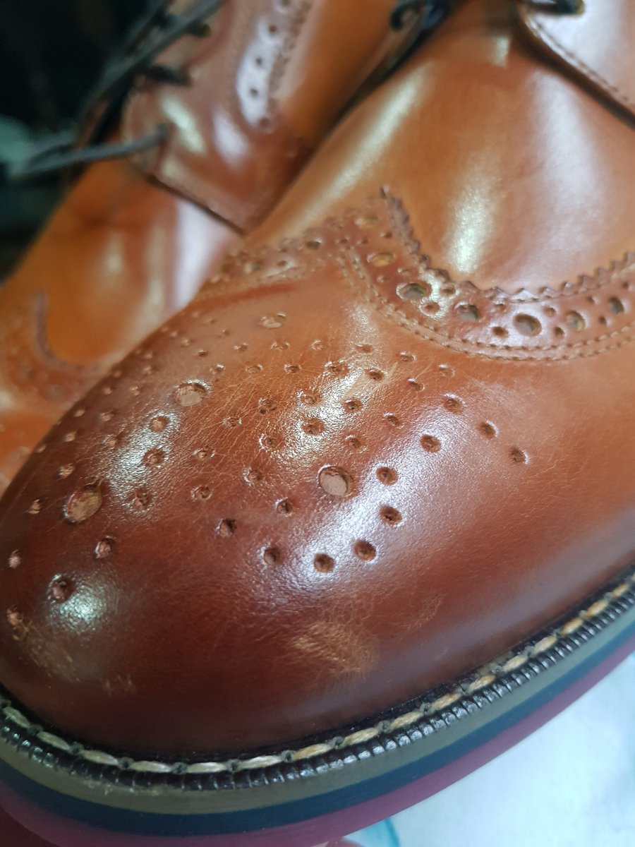 lukemacwilliam's tweet photo. @marksandspencer also, scuff marks all over them. Pretty unimpressed with the quality. https://t.co/Q2QqWH7R8m