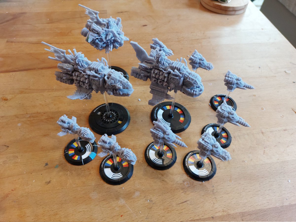 miniaturebrush's tweet photo. I started printing ork ships for my battlefleet gothic fleet.
#warmongers #warhammer40k #battlefleetgothic #3dprinting #wargaming https://t.co/UXGoESmx5U