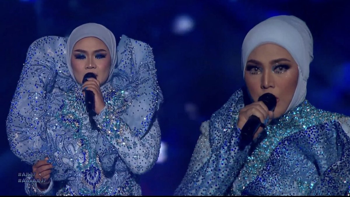 Bell_Dakao69's tweet photo. Abam x familiar sangat lagu ni, tapi vocal uols, mmg abam xleh cakap apa… menusuk2 gtew… 
Tapi tgk Kak Liza punya baju ni abam teringat bunga telang yg buat nasi to Wednesday tu.. 

#SeaBell 
#AJL37
#AAxAJL37 https://t.co/69ifVZYgpf