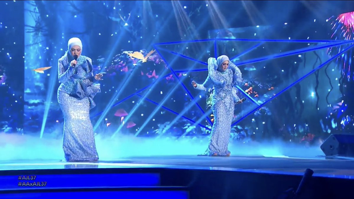 Bell_Dakao69's tweet photo. Abam x familiar sangat lagu ni, tapi vocal uols, mmg abam xleh cakap apa… menusuk2 gtew… 
Tapi tgk Kak Liza punya baju ni abam teringat bunga telang yg buat nasi to Wednesday tu.. 

#SeaBell 
#AJL37
#AAxAJL37 https://t.co/69ifVZYgpf