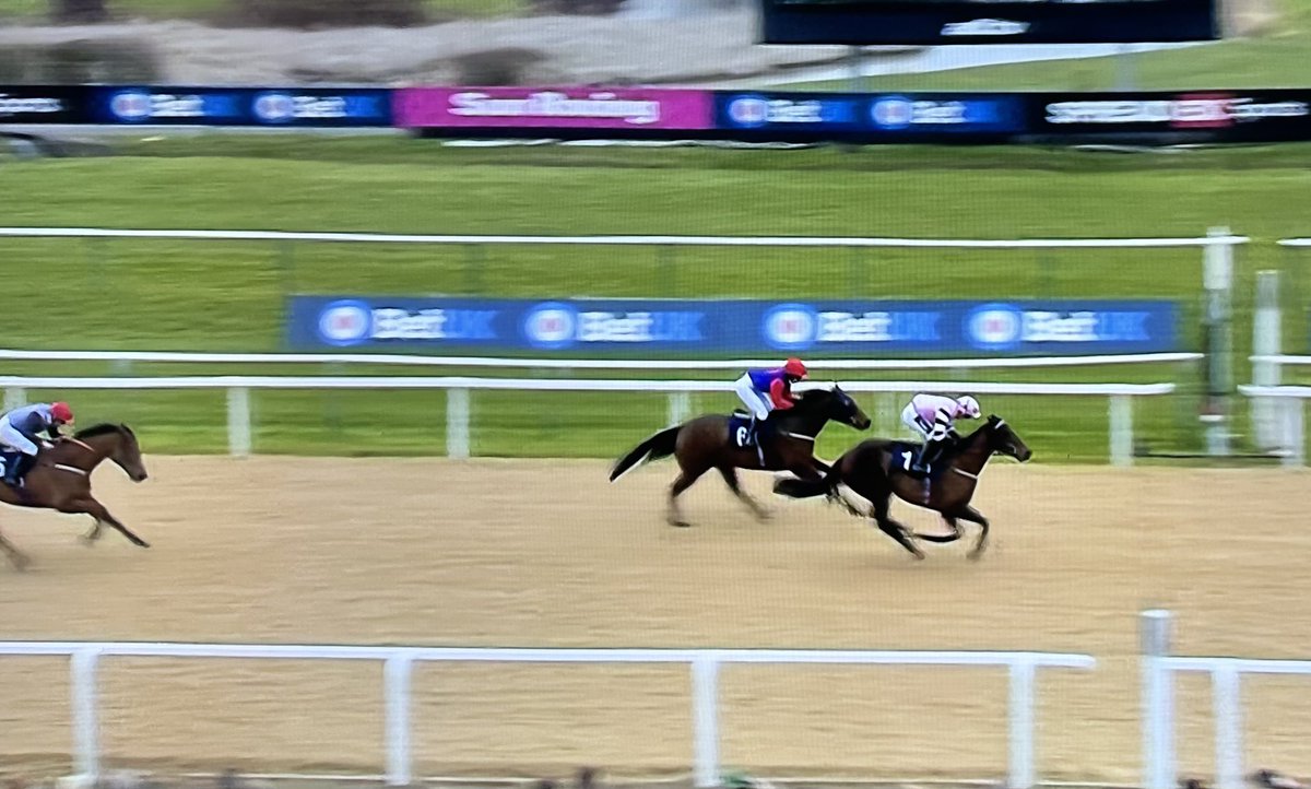 amajox's tweet image. Congratulations @amajox @E_Cagney WINS @Southwell_Races #WalkingOnClouds @granttuerracing #8ran #patientride #timedtoperfection #topride #topjock 👏👏👏👏👌🌟Well done Eireann!🌟 ⛅️