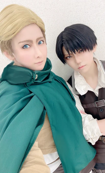 皆様双翼13お疲れ様でした!今回は分ゴロエルリの配布だったのでウメカちゃんにゴロリで売り子やって頂きました!写真の感想その場で聞かせて頂けてすごく嬉しかったです差し入れも二人で美味しくいただきました 