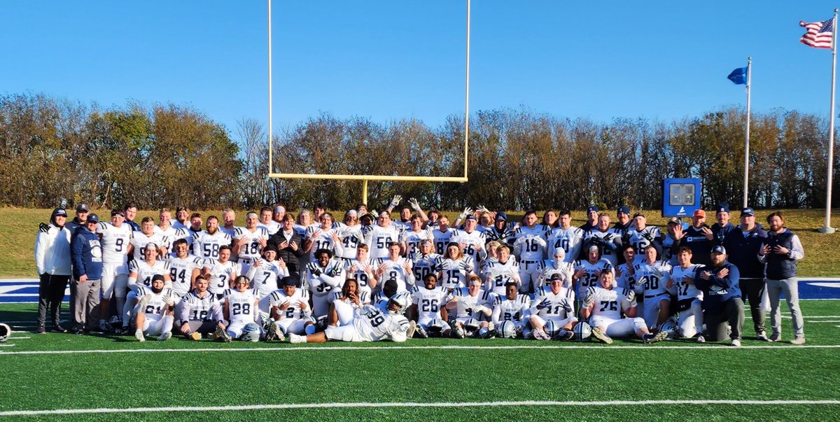 CarmenLunak's tweet photo. Happy 20th birthday to my son @Carson_Lunak56🤍 Impressed with your courage, determination, and being about we and us….teammates, friends, family! Dedicated student athlete🦅💙🦅 #treasurestatehawk #scholarathlete https://t.co/iAoAL3DRox