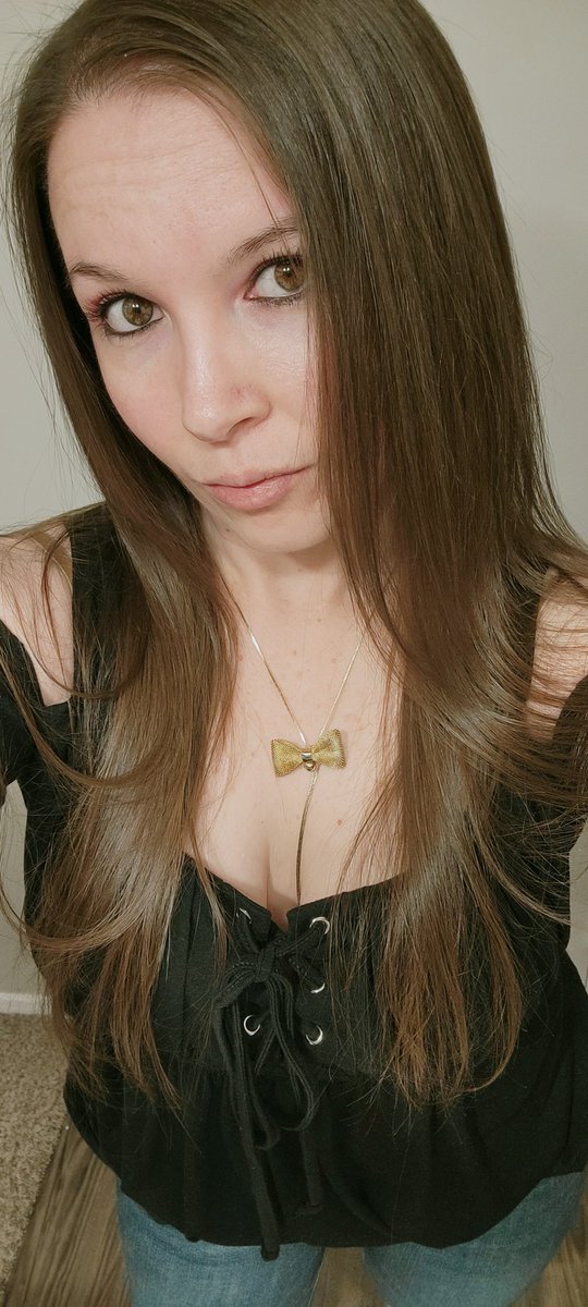 Ashandrae's tweet photo. Went out for drinks with friends last night 💜 https://t.co/veXdOjGuj7