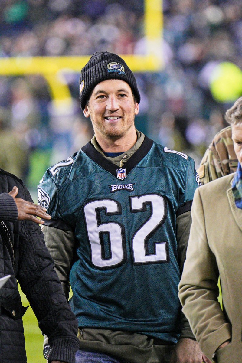 ChicksInTheOff's tweet photo. IT’S GAME DAY! Just a reminder your favorite celebrities are Eagles fans 🦅 https://t.co/gXyGemea4v