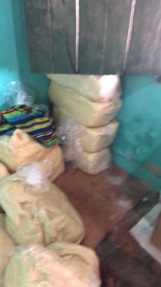 taba_lana's tweet photo. Locally processed Shea Butter for sale. GHC 25 for 1kg.
Location: Tamale
Quantity: More than 4 tons available 
0245675227 https://t.co/YTHx8J3sNH