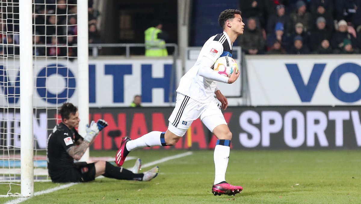 Andrasnemeth09's tweet photo. We kept fighting until the end! Thank you to all our fans for the crazy support! 🔵⚫️⚪️ #nurderhsv https://t.co/1tQqcK0T9G
