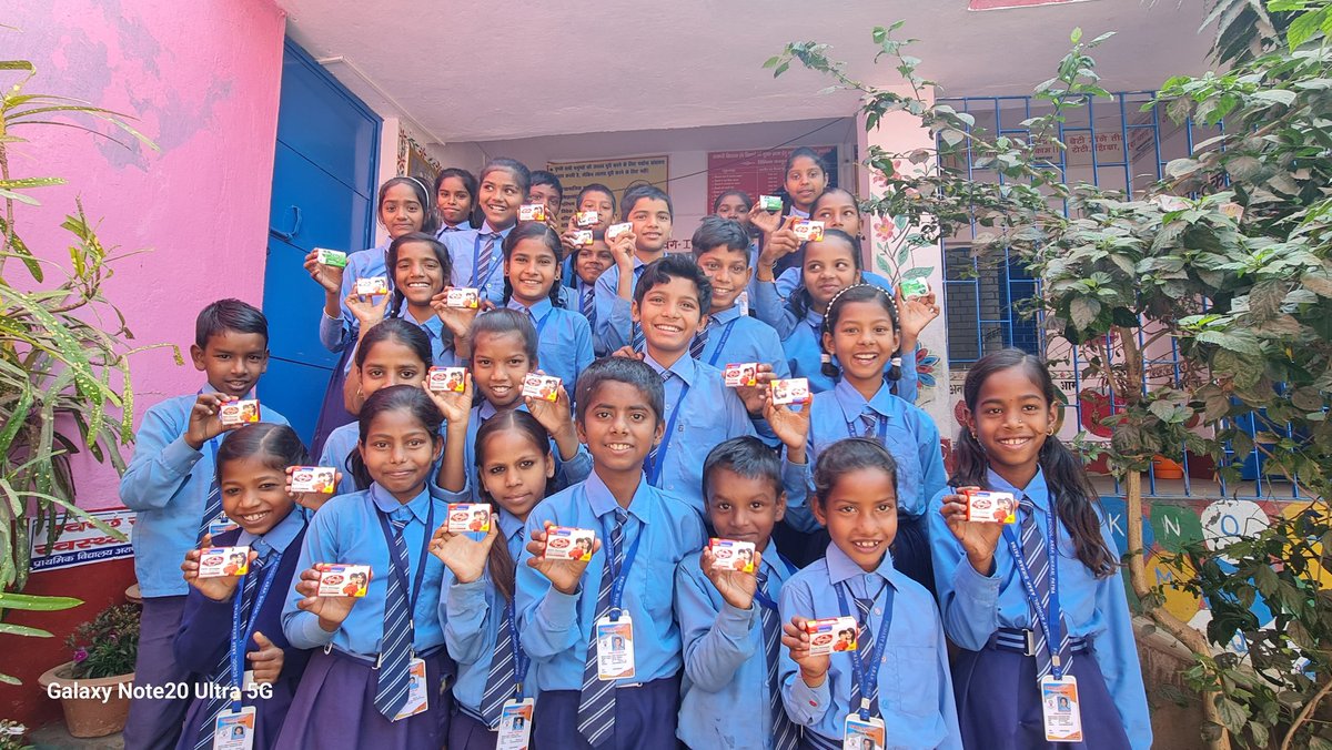 teachersofbihar's tweet photo. #every_school_soap_bank
A 'SOAP BANK' was established in P. S. Arap, Bikram, Patna, under which a new innovation was started by the children by collecting fund from child and buying more than 50 soaps. By small step we can bring BIG CHANGES.
@UNICEFIndia @sanjayjavin https://t.co/mj9YkXYJLk