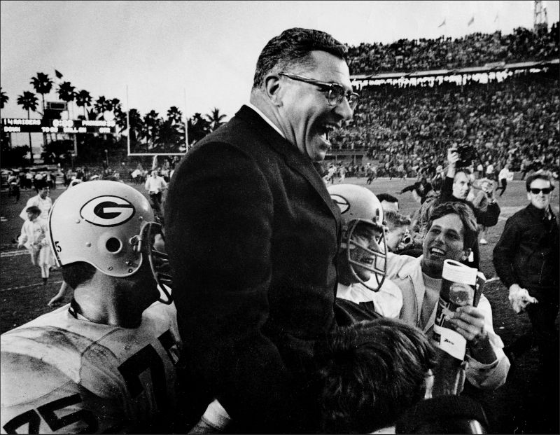 Randy_Marshall's tweet image. Happy #SuperBowl Sunday #DarrelsFamousMom Glenda.

Sending a special hug out to my fellow #PackerBackers. #GoPackGo