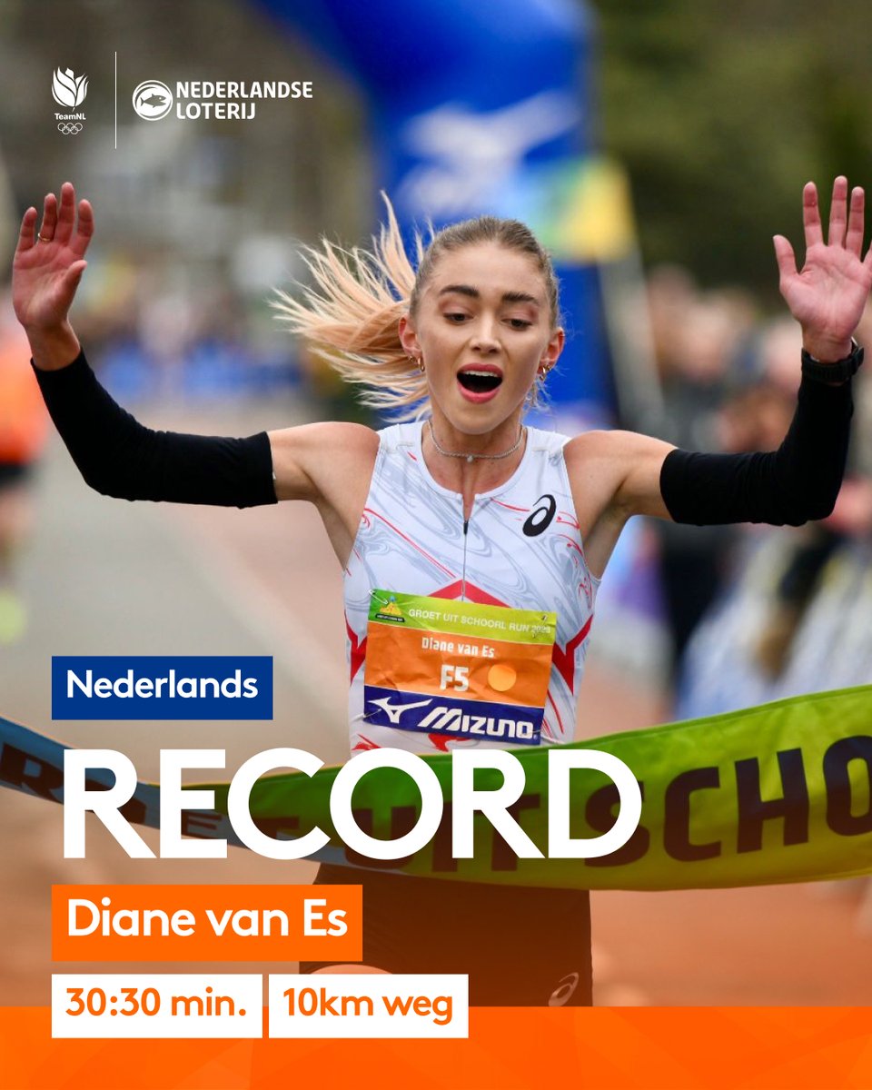 Atletiekunie's tweet photo. Gevlogen naar de finish 💨

Diane van Es snelt naar 30:30 minuten en pakt het Nederlands record en de NK 10km titel 👑!

#ASICS #TeamNL #NederlandseLoterij
📷 @erikvanleeuwen https://t.co/d0whW3OiYg
