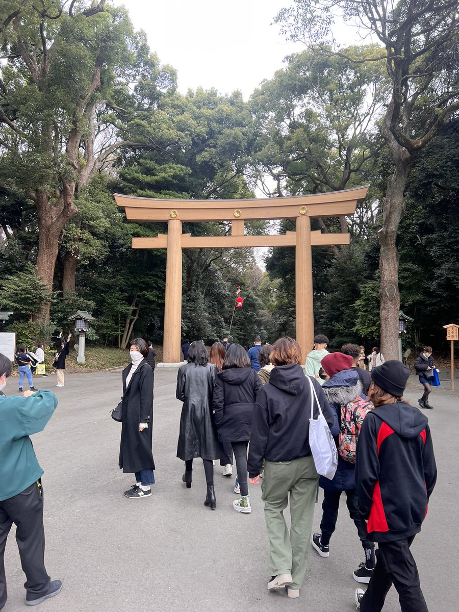 DEScreativearts's tweet photo. Meiji shrine and the Design and Technology group @teamLab_net.

#DESCjapan 
#DESCtrips 
#DESCreativearts 
#GrowAtDESC https://t.co/Cu2DzayfNb