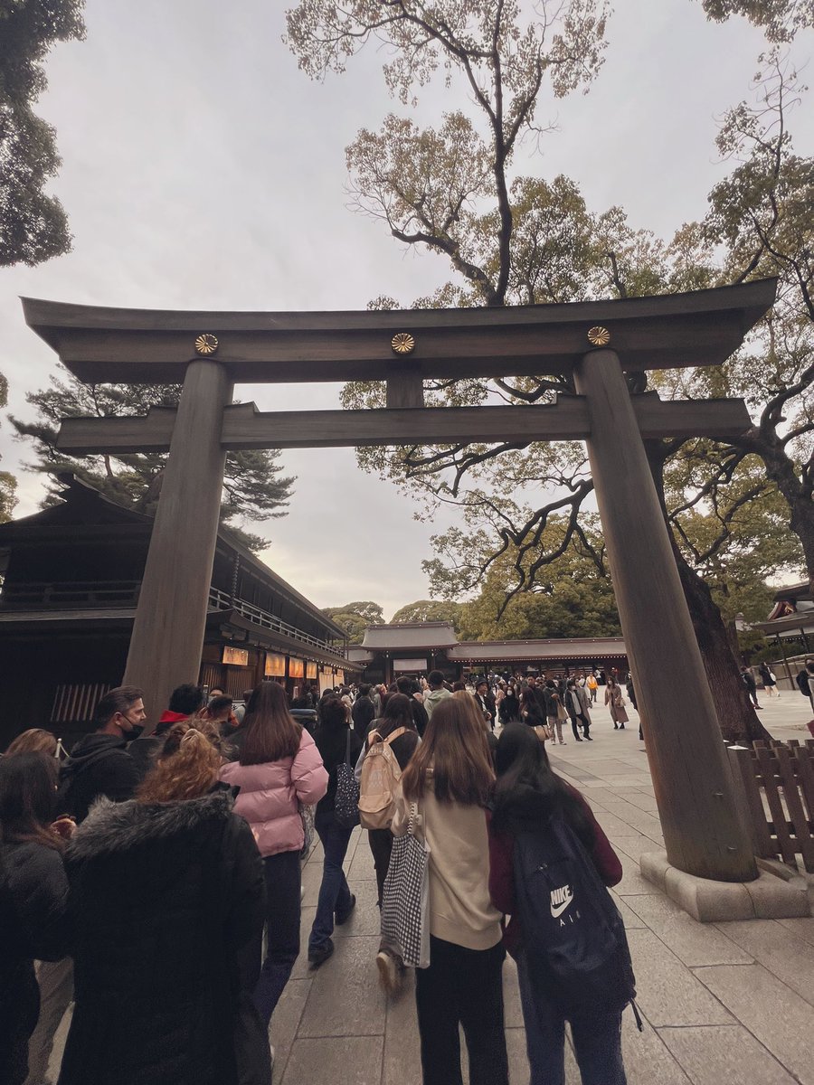 DEScreativearts's tweet photo. Meiji shrine and the Design and Technology group @teamLab_net.

#DESCjapan 
#DESCtrips 
#DESCreativearts 
#GrowAtDESC https://t.co/Cu2DzayfNb