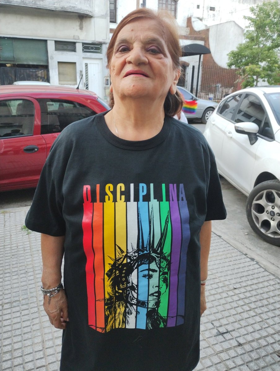 Daiflor777's tweet photo. LALERXS Quiero que me ayuden en esta campaña. Ya sea con $5, $10,$20 lo que puedan ayuda así podemos comprarle la entrada a esta mamá LALERA para que pueda disfrutar el show. Cómo dijo Lali nadie merece quedarse afuera de esa fucking fiesta. Me ayudan? 🙏🏻🤞🏻✨🥺 @lalioficial https://t.co/tKclQ4RIsu