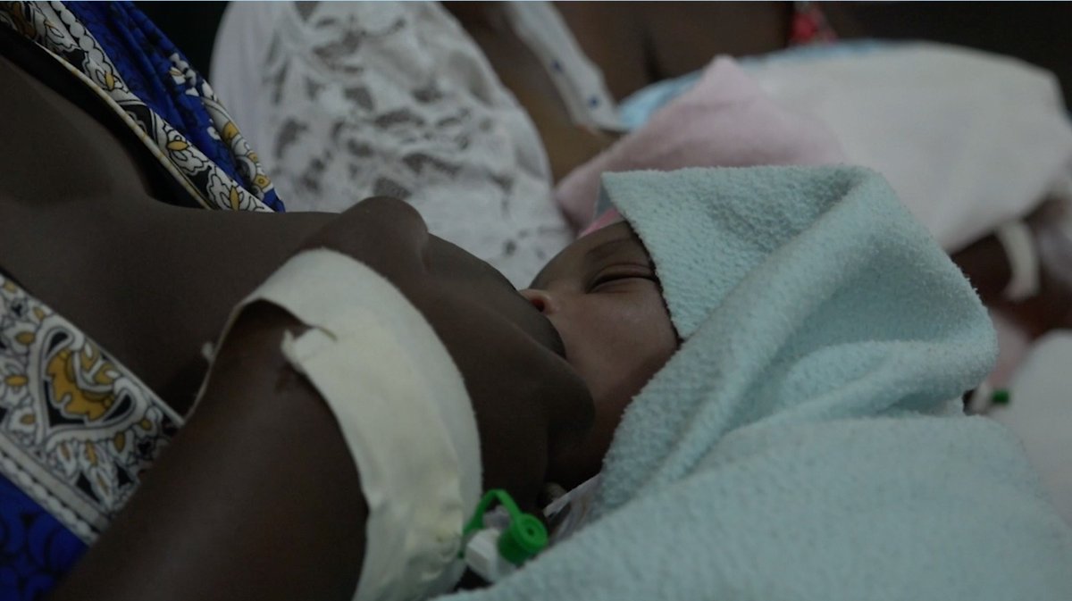 MugenyiHenry_'s tweet photo. Breastfeeding for atleast six months is recommended for babies. This is becoming a challenge with Breastfeeding mothers failing to produce enough milk in Uganda. 

Tonight on #NBSAmasengejje and #NBSLiveAt9, I get expert views on foods that can help and more.
#NBSUpdates https://t.co/JVjSlNUpuN