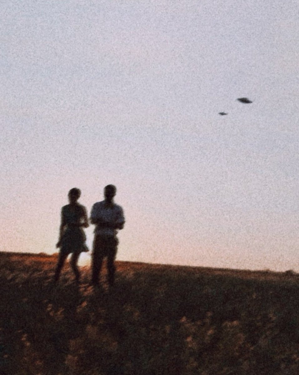 unworns's tweet image. ufo