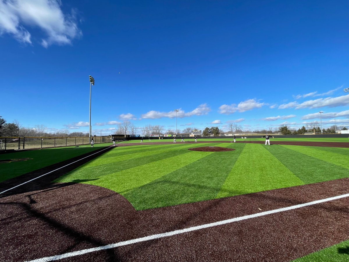 AdrianBaseball's tweet image. Sunday funday at the Nic! 
12pm scrim - Black vs Yellow. 
Go Dawgs!