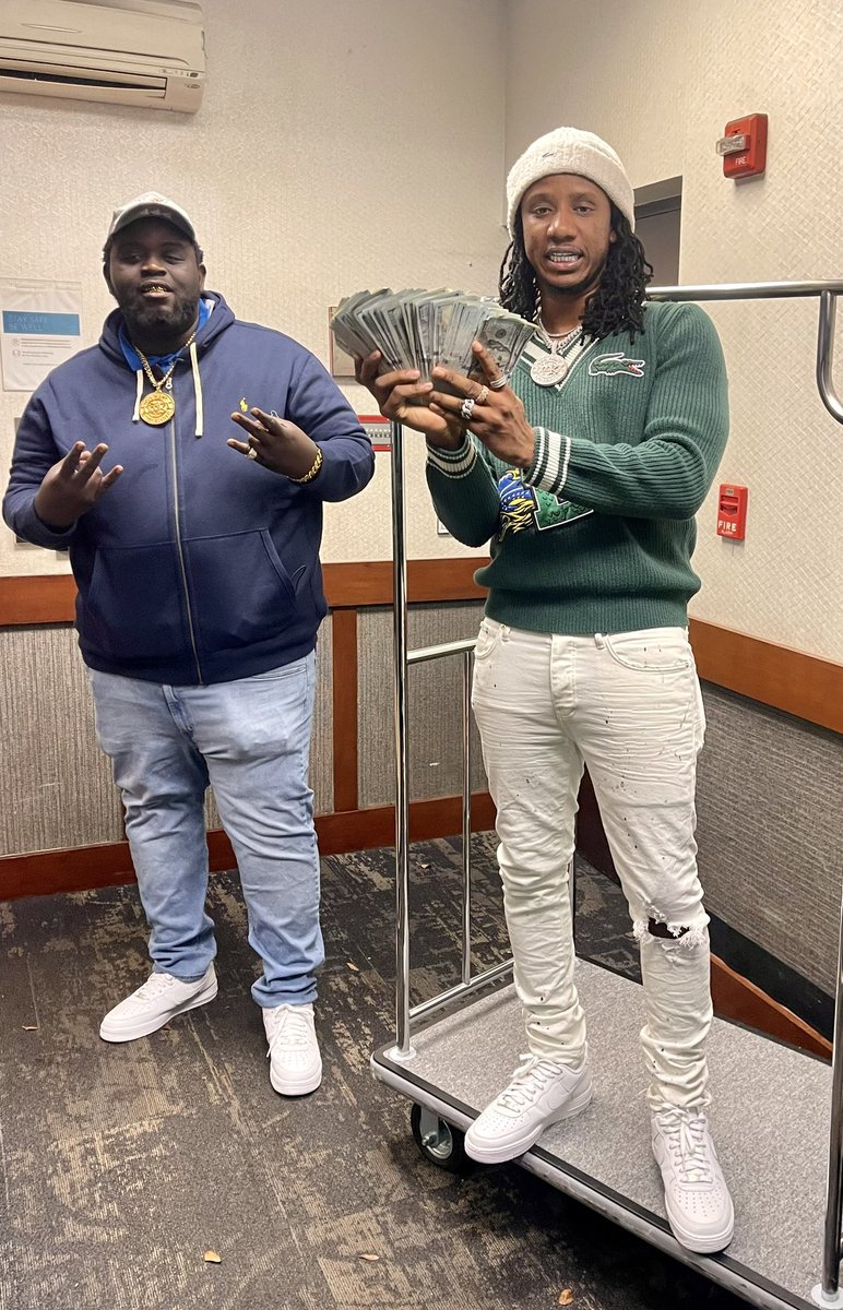 100KTrack tweet media