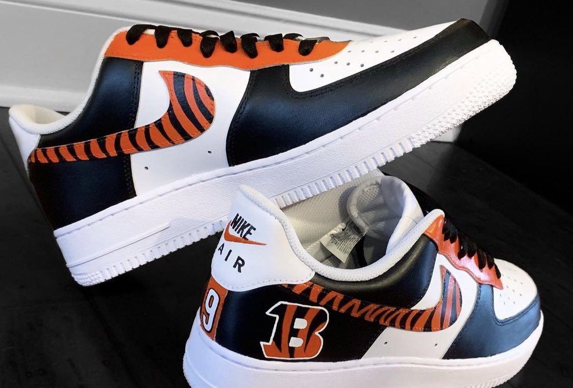 offtheyac's tweet image. Superbowl Sunday 🏈

NFL season is coming to an end but lets make sure you have all your dope fan gear ready for next season

If you would like to place an order, feel free to DM me