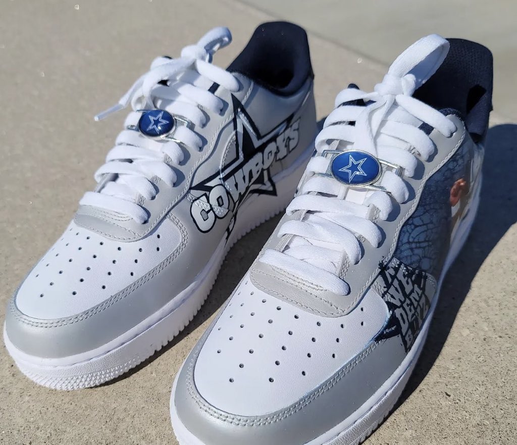 offtheyac's tweet image. Superbowl Sunday 🏈

NFL season is coming to an end but lets make sure you have all your dope fan gear ready for next season

If you would like to place an order, feel free to DM me