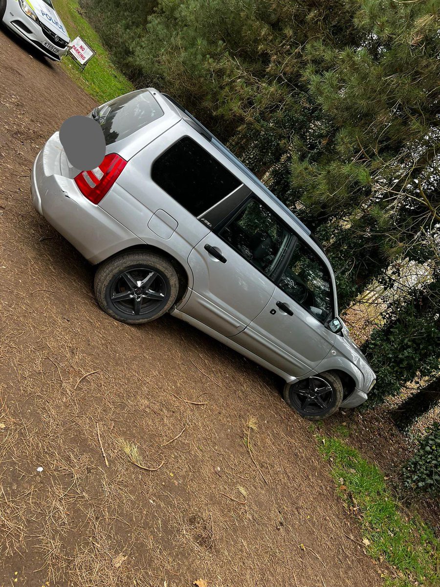 RuralCrimeNfk's tweet photo. This afternoon local @BrecklandPolice, our drone team and PC Lovelock have reported 4 men for going equipped for hare coursing in Bradenham and seized their vehicle #TopTeamWork #OPGalileo #OPRandall #HareCoursing #RuralCrime #1765 https://t.co/EuVDvCb8re