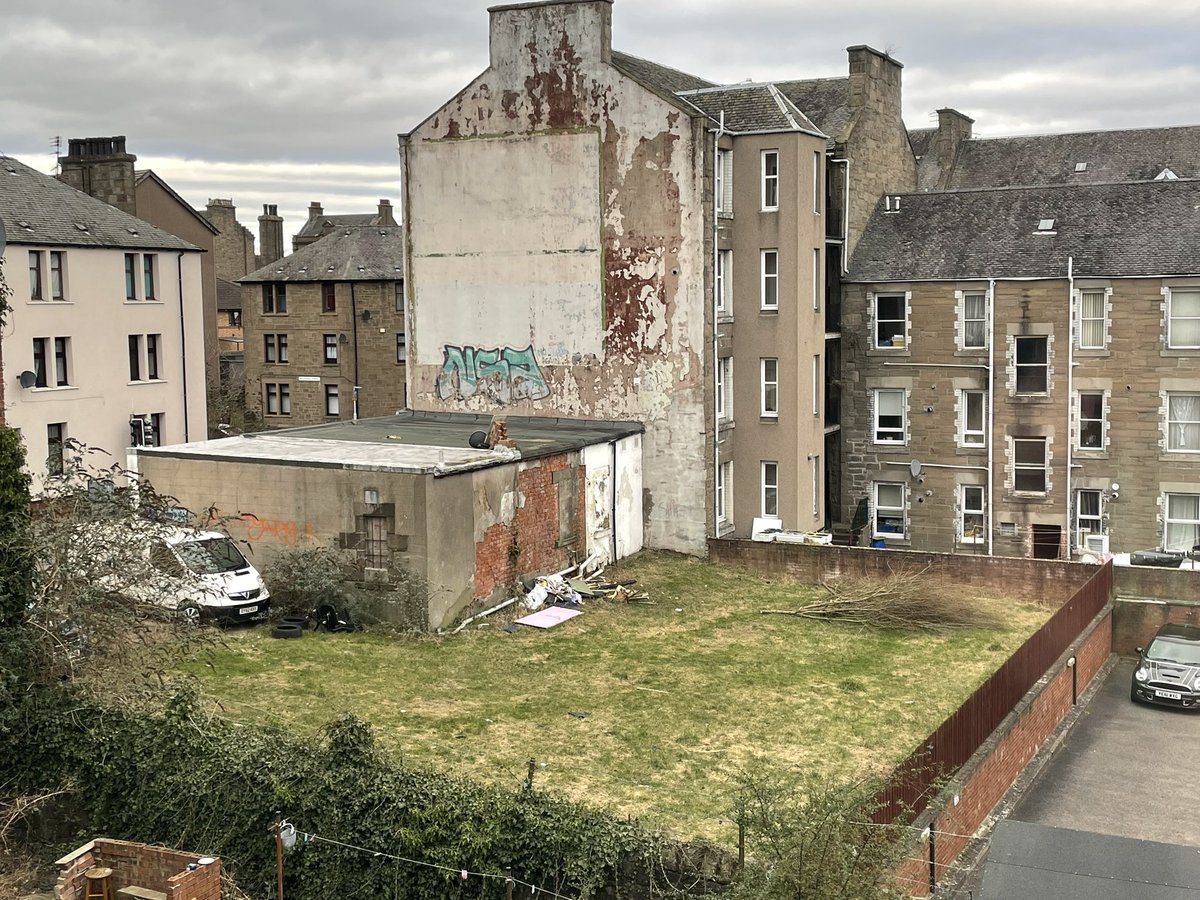 I wish this neglected piece of land was turned into a wee forest or some kind of secret garden. Instead it’s a dump and illegally used as parking. Someone does cut the grass occasionally 🤔 #Dundee