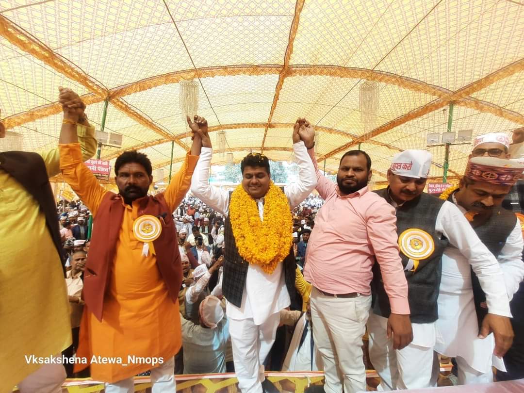 vijaykbandhu's tweet photo. लंका मैदान #गाजीपुर में NPSनिजीकरण भारत छोड़ो महासम्मेलन में शिक्षकों कर्मचारियों का जनसैलाब उमड़ा।कुछ ही घंटों में लंका का मैदान हाउसफुल हो गया। बलिदानों की धरती गाजीपुर ने हुंकार भरा पुरानी पेंशन हक है हम लेकर रहेंगे।
 #ए_जत्था_बलिदानी_है #गाजीपुर_का_पानी_है https://t.co/yJrsklpTP1