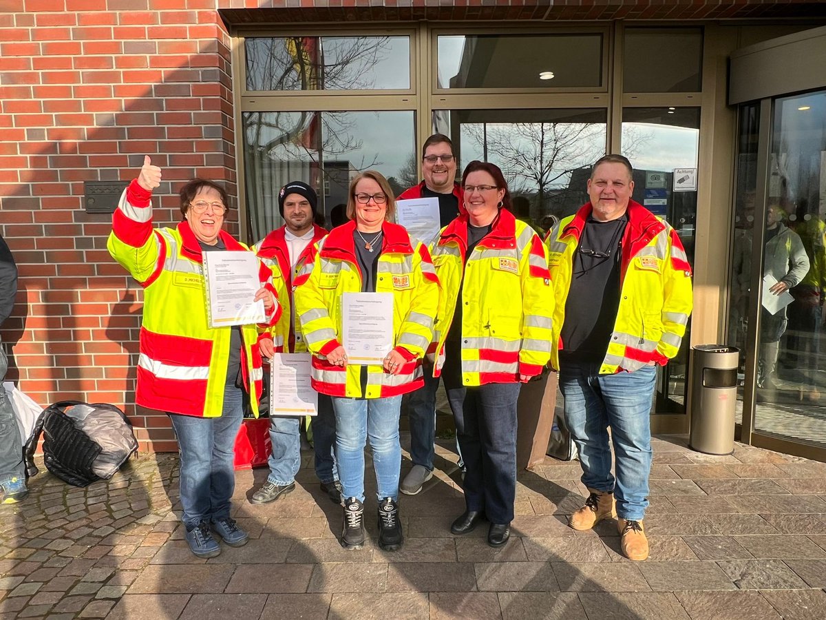 Heute war der zweite Tag für unsere 6 Helfer im BOS Funklehrgang, alle haben den abschließenden Test bestanden. Glückwunsch #asb #arbeitersamariterbund #kats #katastrophenschutz #bos #fortbildung