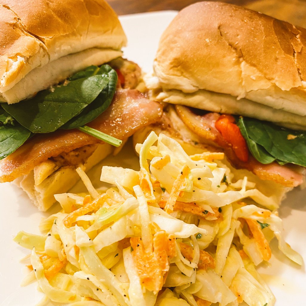 Lunchtimes have never looked, or tasted, so good! 💛
#burystedmunds #bury #burycafes #independentcafe #food #tea #coffee #breakfast #lunch #teaandcake #americano #blackcoffee #breakfast #lunch #latte #latteart #cappuccino #flatwhite #panini #chickenpanini