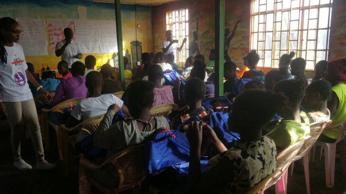 WasaniiO's tweet photo. Empowering girls will help them make informed Choices. Wasanii Sanaa and My Body in partnership with the United Nations Population Fund, distributed 40 dignity kits to 40 teen girls in Kibra which left a smile in theie faces.

#My Body My Right .
#Dignity is the Right to Choose. https://t.co/jRcfJblaVg