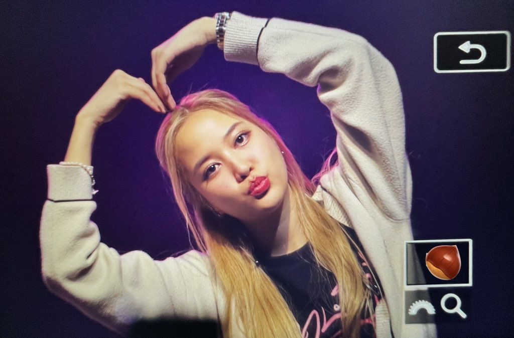 Foxhb4-aIAAkOrd?format=jpg&name=medium