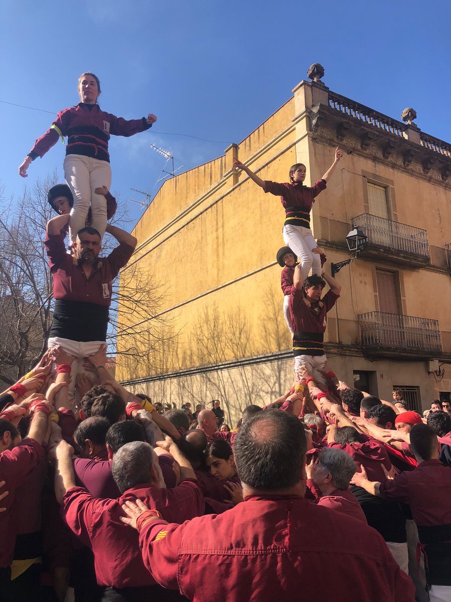 ERCesparreguera's tweet photo. Festa Major 🥳
#Gitanetes
#CollaBurdeus
#Esparreguera
Felicitats esparreguerines, esparreguerins, Eulàlies, Laies i Laietes! https://t.co/nFHp5a6SGt