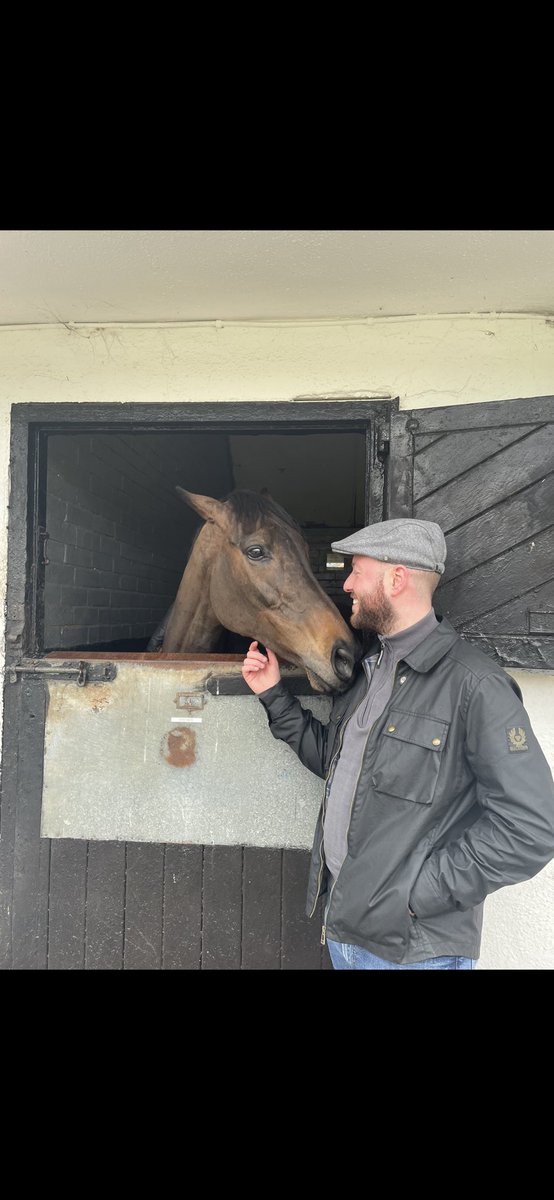 AndoMax's tweet photo. Epatante, Shishkin and the happiest I’ve ever seen @dann_haines with his favourite Mister Fisher at Nicky Henderson’s in Lambourn. If carlsberg did Sunday mornings… https://t.co/tGgTzixoLi