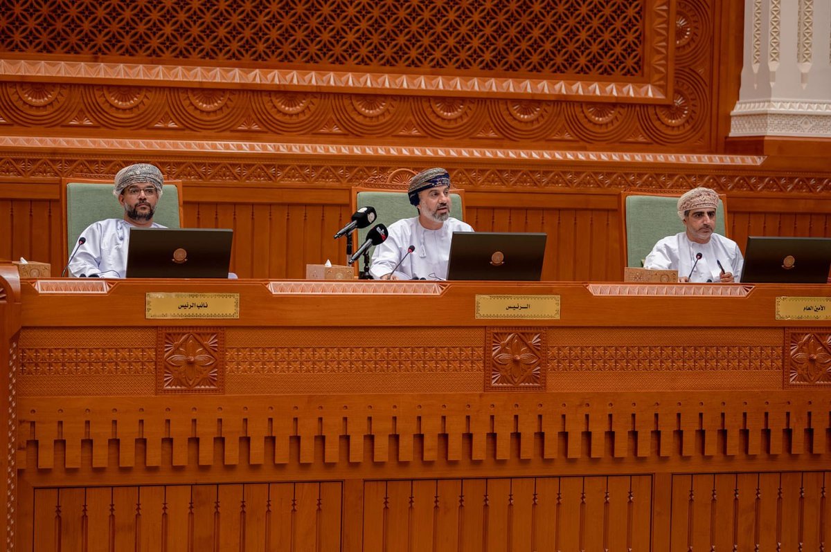 Hsawaei's tweet photo. لقاء قادم بين مجلس الشورى مع وزير العمل قد نصفه ( بالناري) لمناقشة أهم قضيتين داخل
الوطن (الباحثين والمسرحين عن عمل)

ومنطقيًا سيعَد العدّة معاليه، والمجلس سيعد
ردة الفعل، ولكن الأهم ما هي الثمرة ؟سينتهي كل شيء كما يذوب الملح في الماء

فإذا لا بد أن يُمنح المجلس ( أداة سحب الثقة) https://t.co/9HmEUCa7Gz