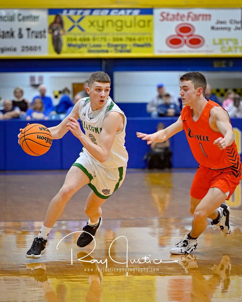 wvprepbb's tweet photo. Logan brought out custom Aracoma High School uniforms on Friday….. This is awesome! 1962 was the last year Aracoma was open. Photos by Ray Justice Photography #wvprepbb https://t.co/SbdoNQm5b8