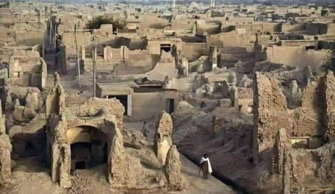 laila_mohammadi's tweet photo. هیچکس نمی تواند انکار کند که در افشار جنایت جنگی اتفاق نیوفتاده، این مهم‌ترین نکته اعتراف به ظلمی است که ب قربانیان رفته، ادعاهای ضدونقیض در مورد عوامل آن مساله بعدیست که نیازمند بررسی عادلانه است. 
هزاره‌ها همیشه از تحقیق منصفانه در هربرهه‌ از تاریخ استقبال کرده و می‌کنند. https://t.co/TITL36LtrM
