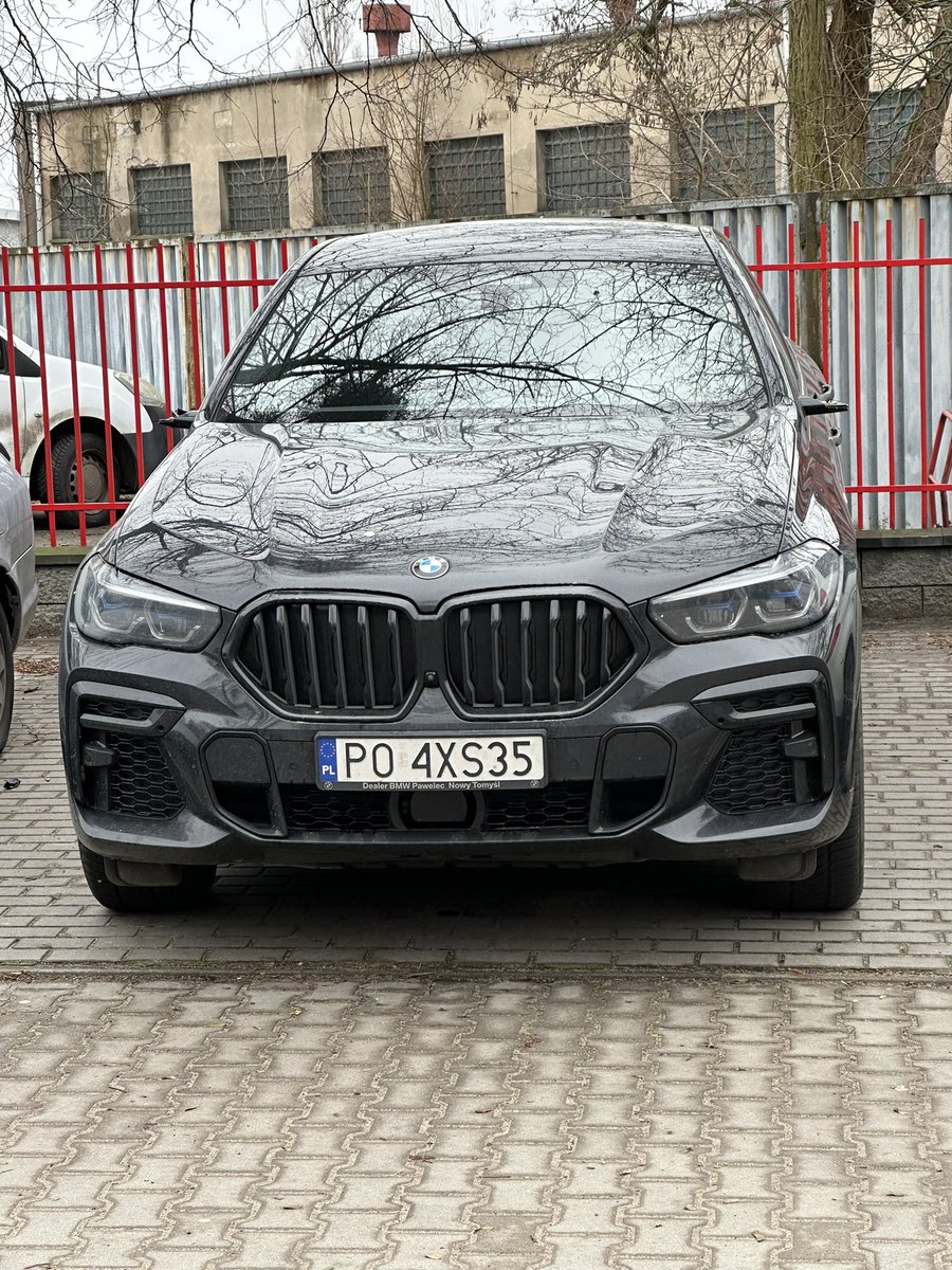 Stormoon tweet media