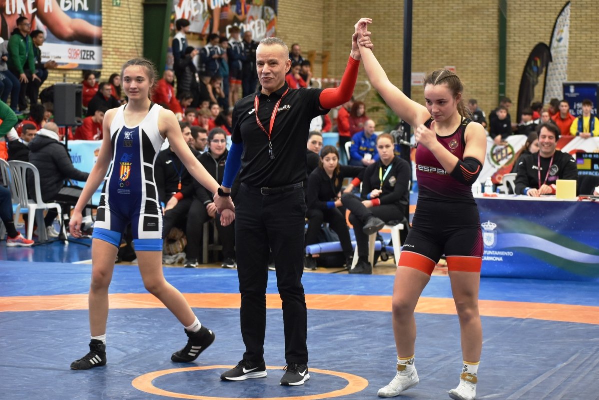 🤼‍♂️ <a href="/IsaSanchez_com/">Isa Sánchez</a> destaca la apuesta de la <a href="/AndaluciaJunta/">Junta de Andalucía</a> por eventos deportivos como el Campeonato de Luchas Olímpicas 🥈

📷 La directora general de Eventos e Instalaciones Deportivas asiste en #Carmona a la última jornada de la competición ✅