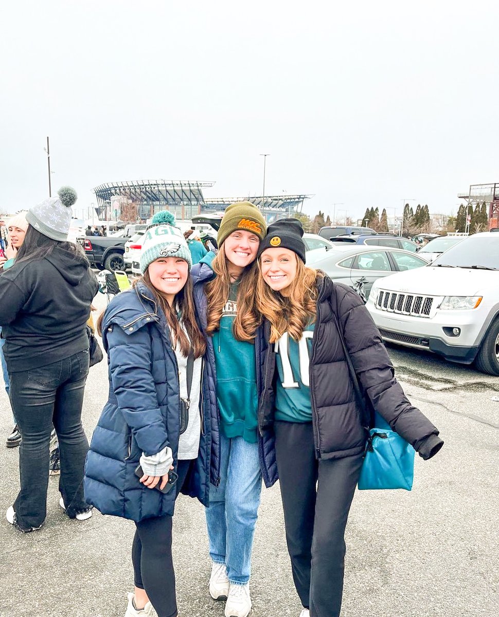 Alpha Gamma Delta tweet media